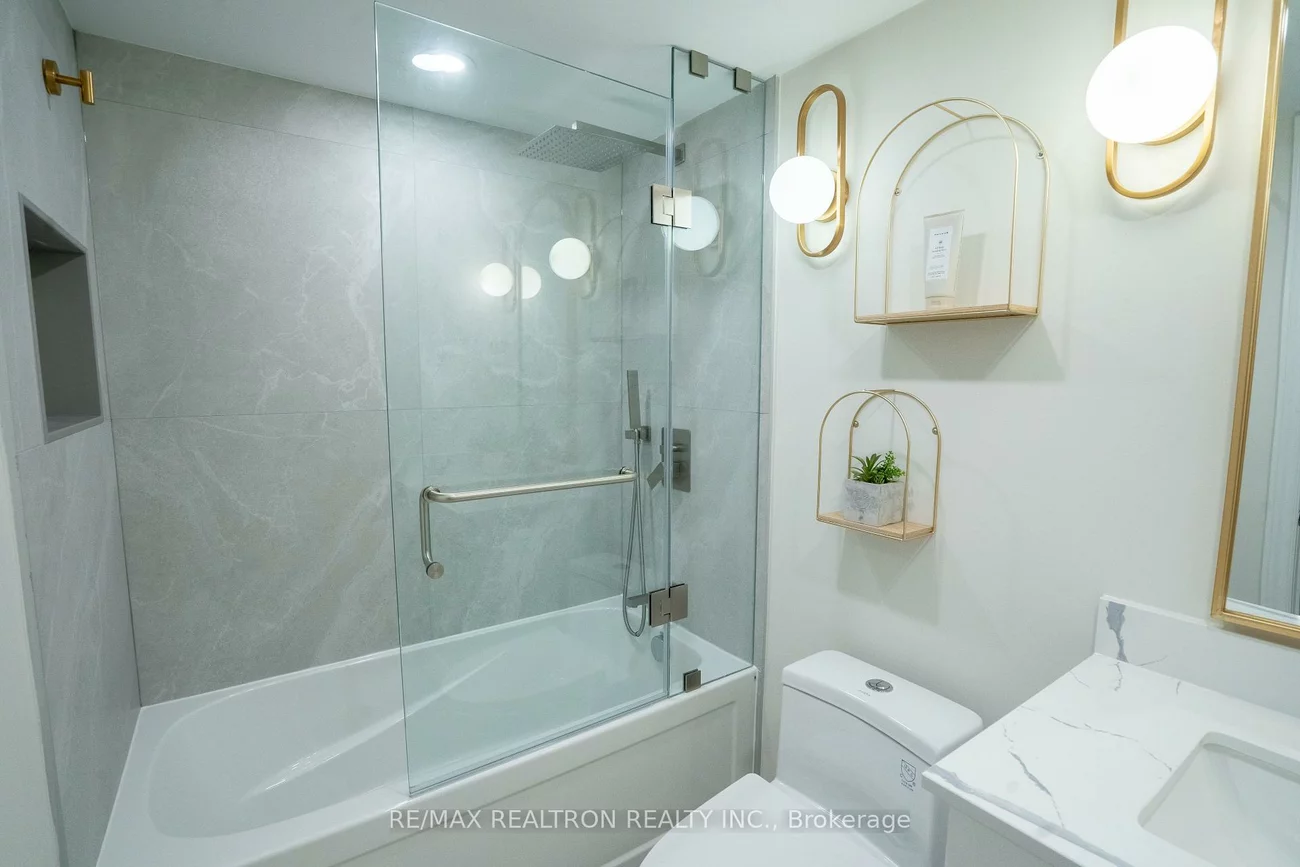 70, Byng, Willowdale East, Toronto