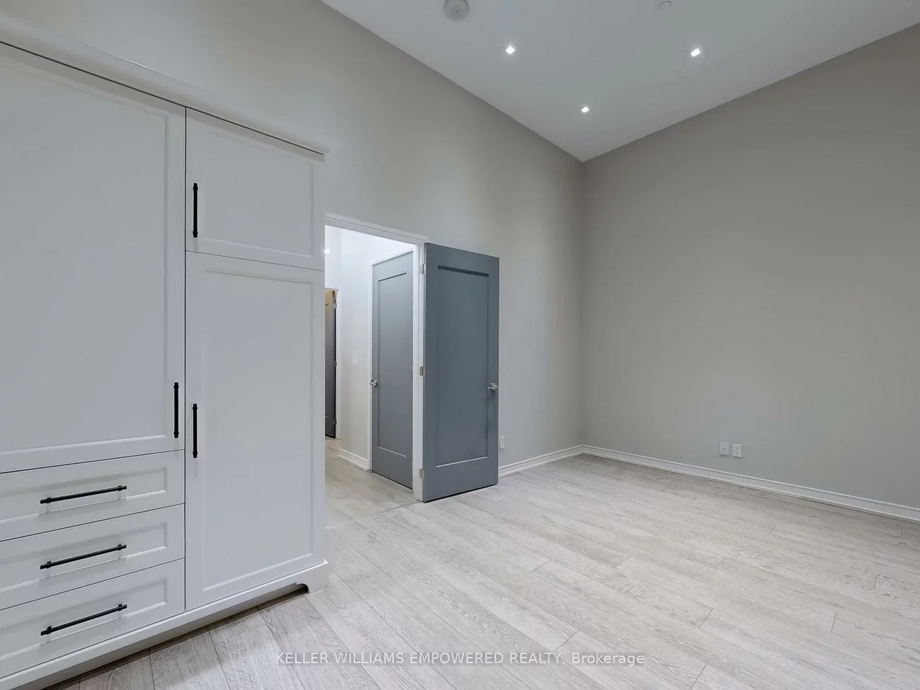 88, Scott, Church-Yonge Corridor, Toronto