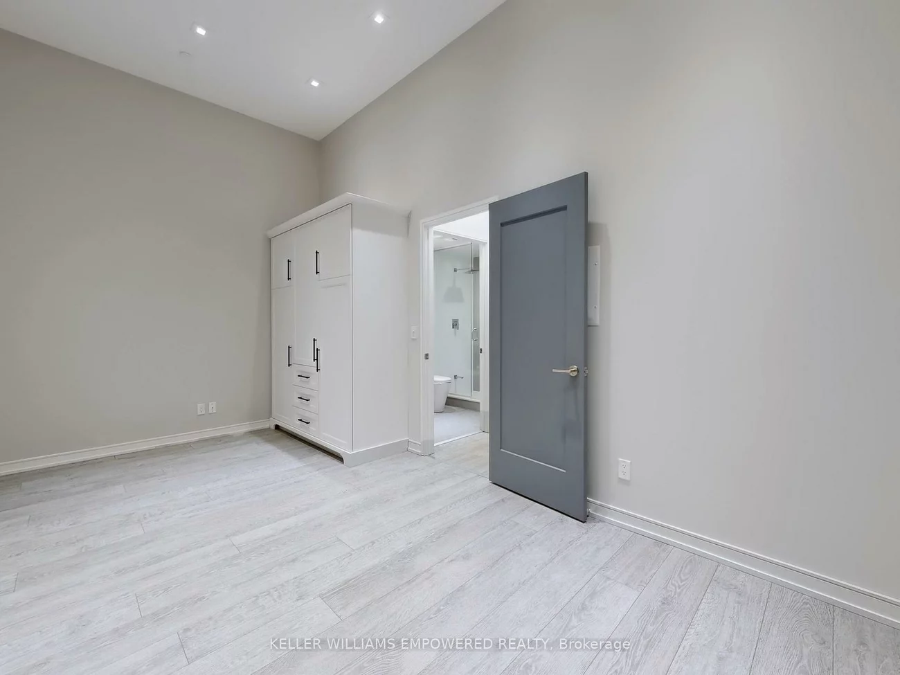 88, Scott, Church-Yonge Corridor, Toronto