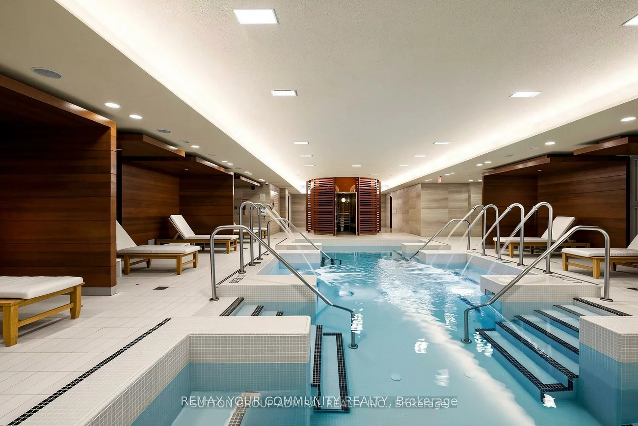 39, Queens, Waterfront Communities C8, Toronto