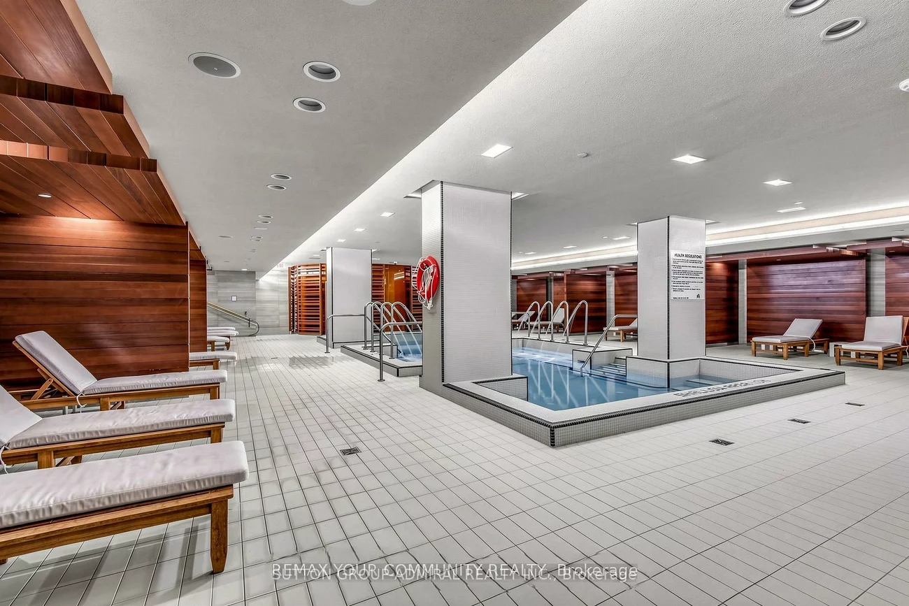 39, Queens, Waterfront Communities C8, Toronto