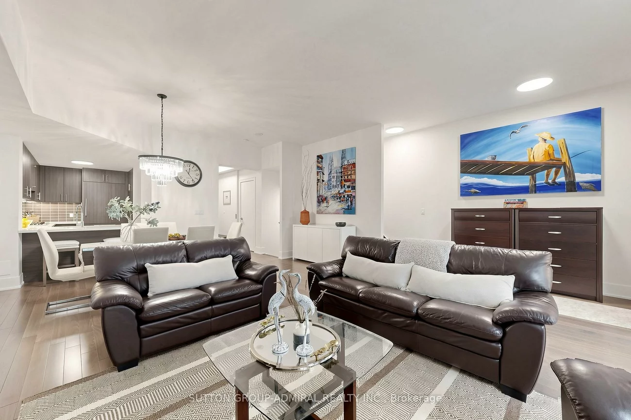 39, Queens, Waterfront Communities C8, Toronto