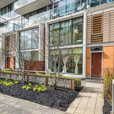 39, Queens, Waterfront Communities C8, Toronto