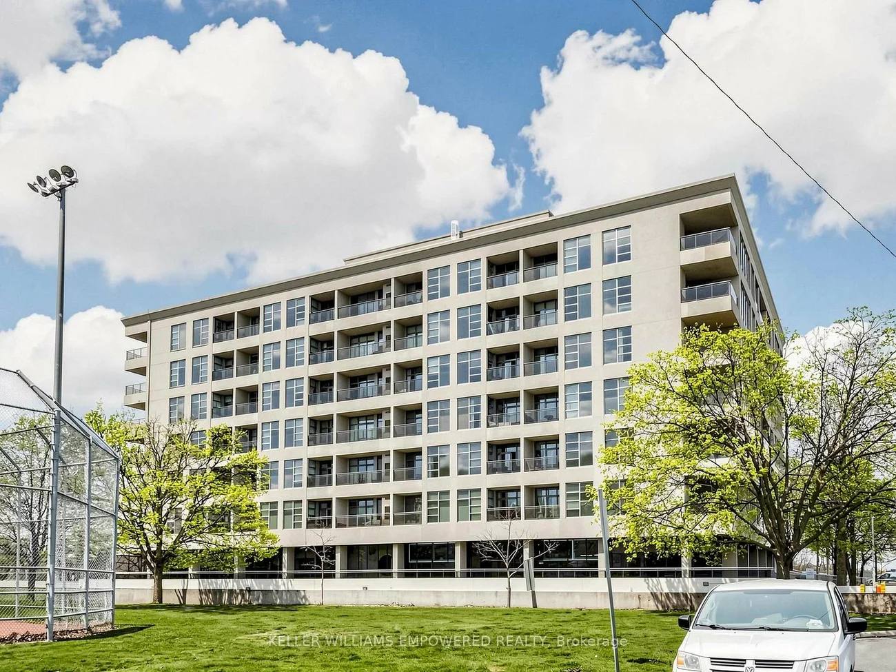1, Leaside Park, Leaside, Toronto
