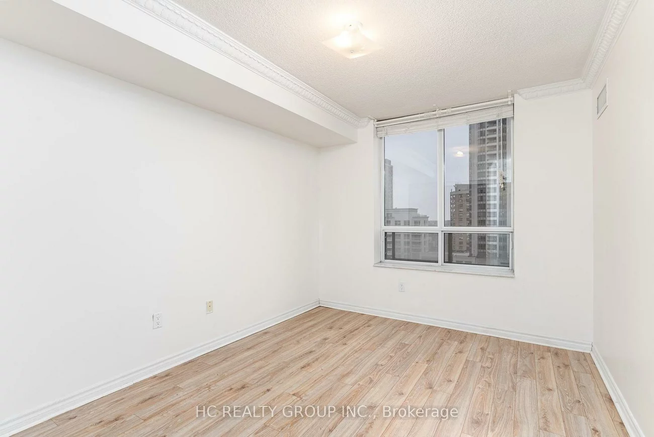 18, Sommerset, Willowdale East, Toronto