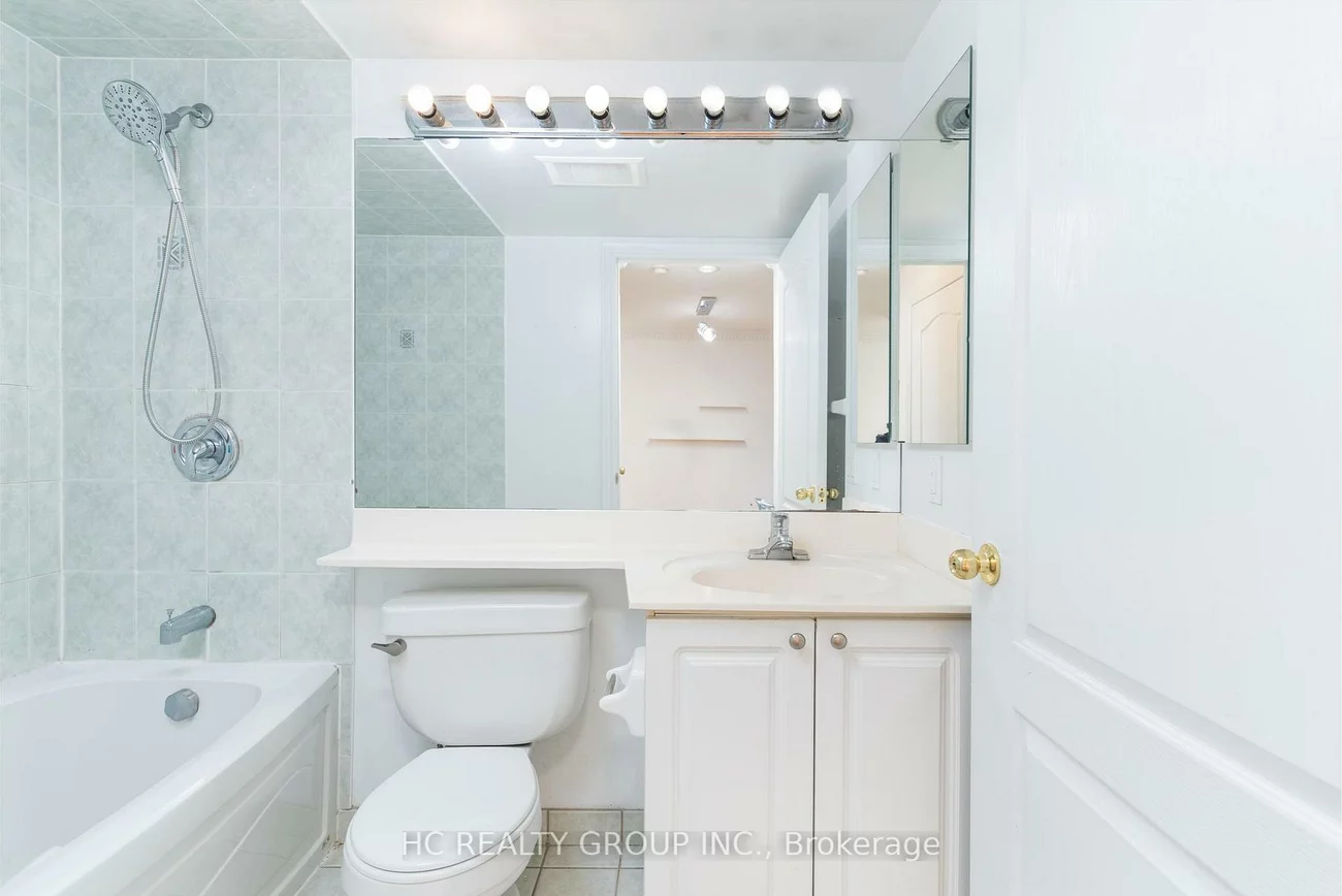 18, Sommerset, Willowdale East, Toronto