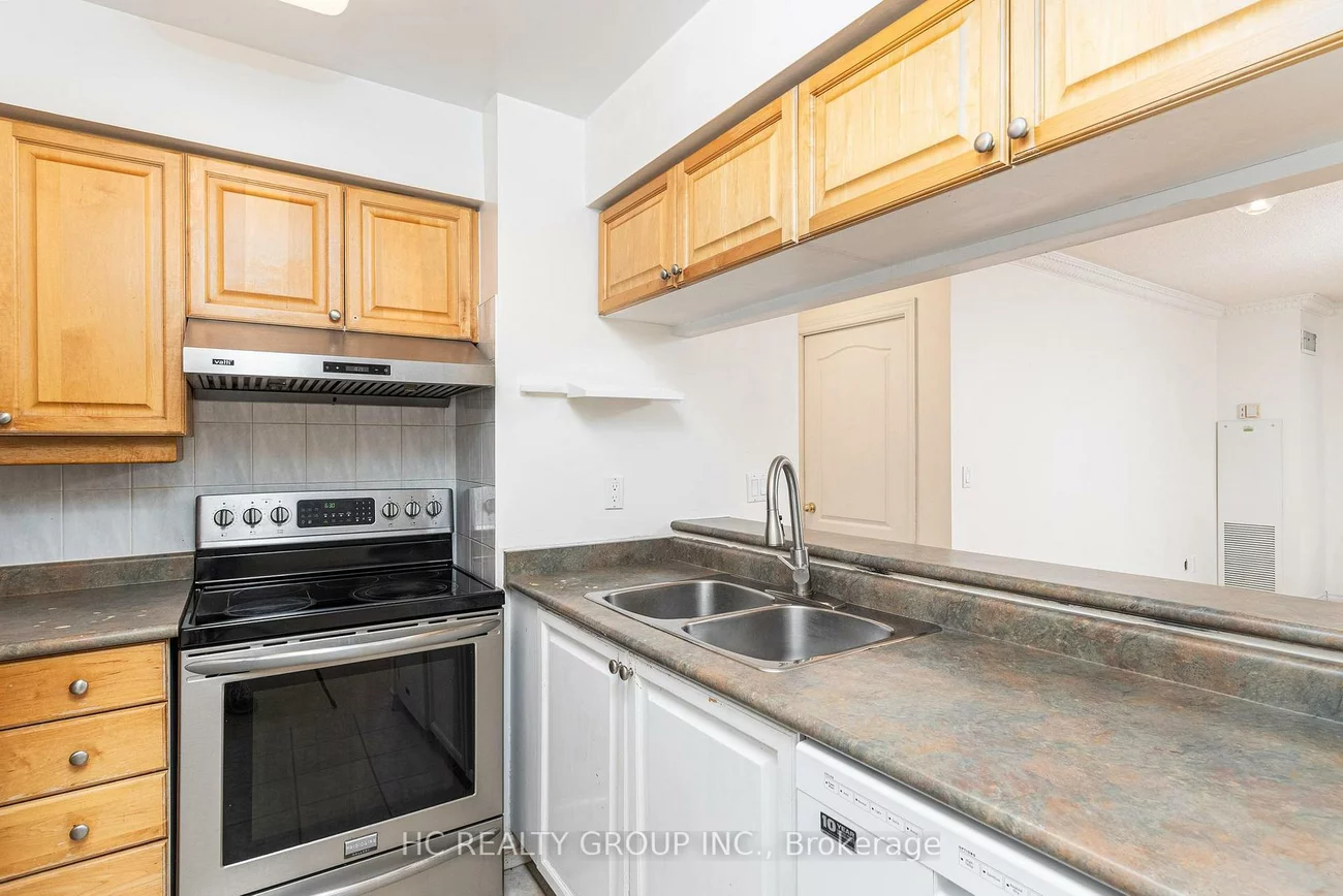 18, Sommerset, Willowdale East, Toronto