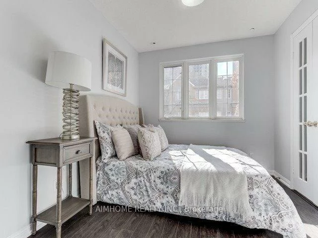 28, Sommerset, Willowdale East, Toronto