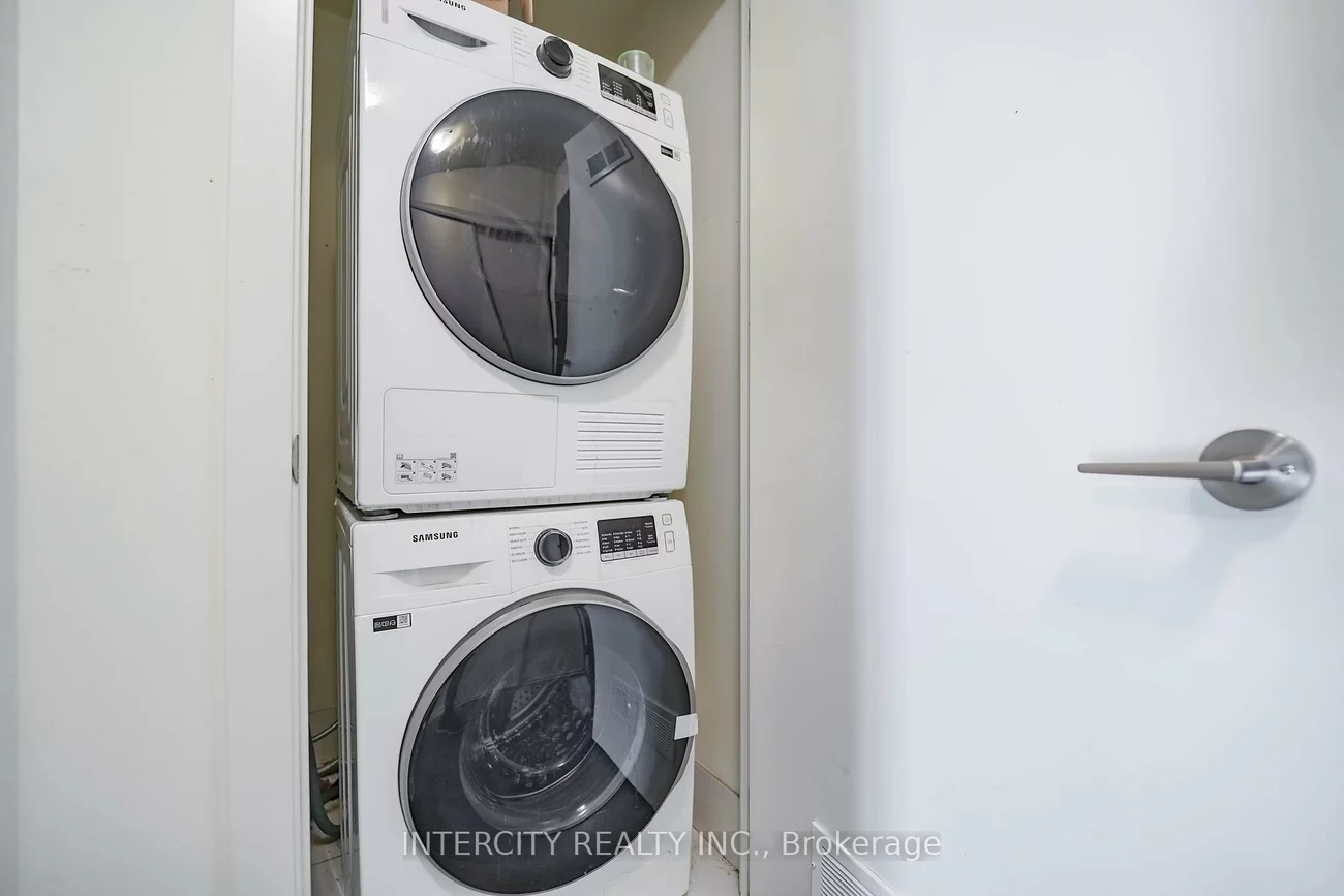 3237, Bayview, Bayview Village, Toronto