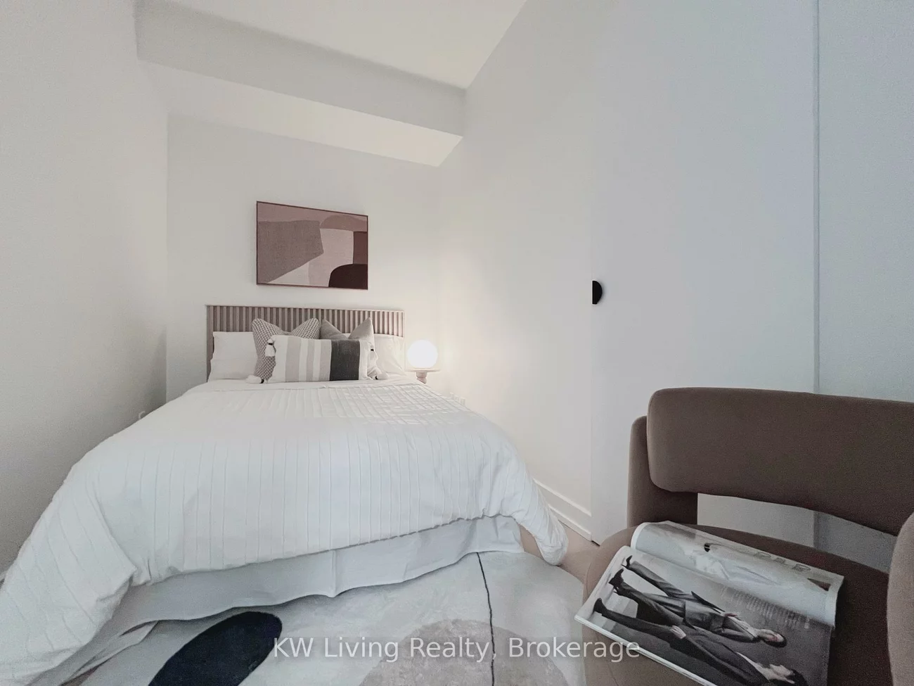 33, Charles, Church-Yonge Corridor, Toronto