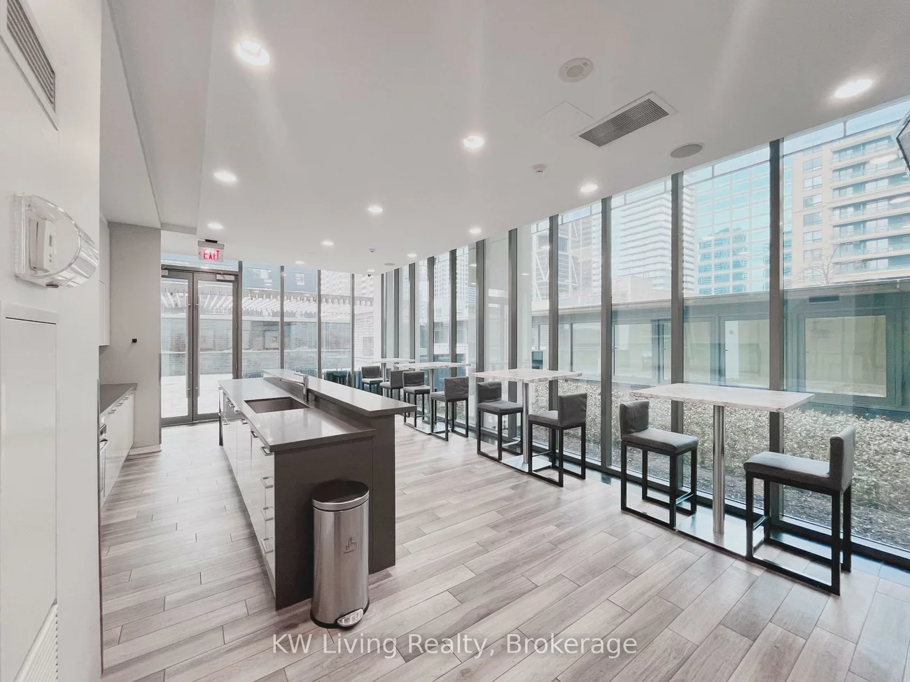 33, Charles, Church-Yonge Corridor, Toronto