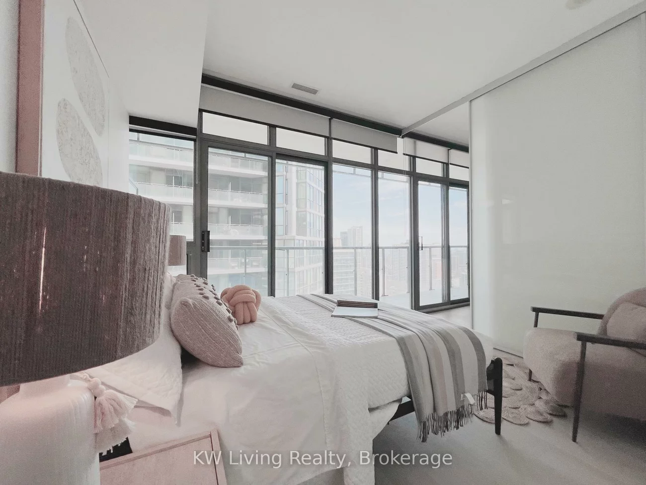 33, Charles, Church-Yonge Corridor, Toronto