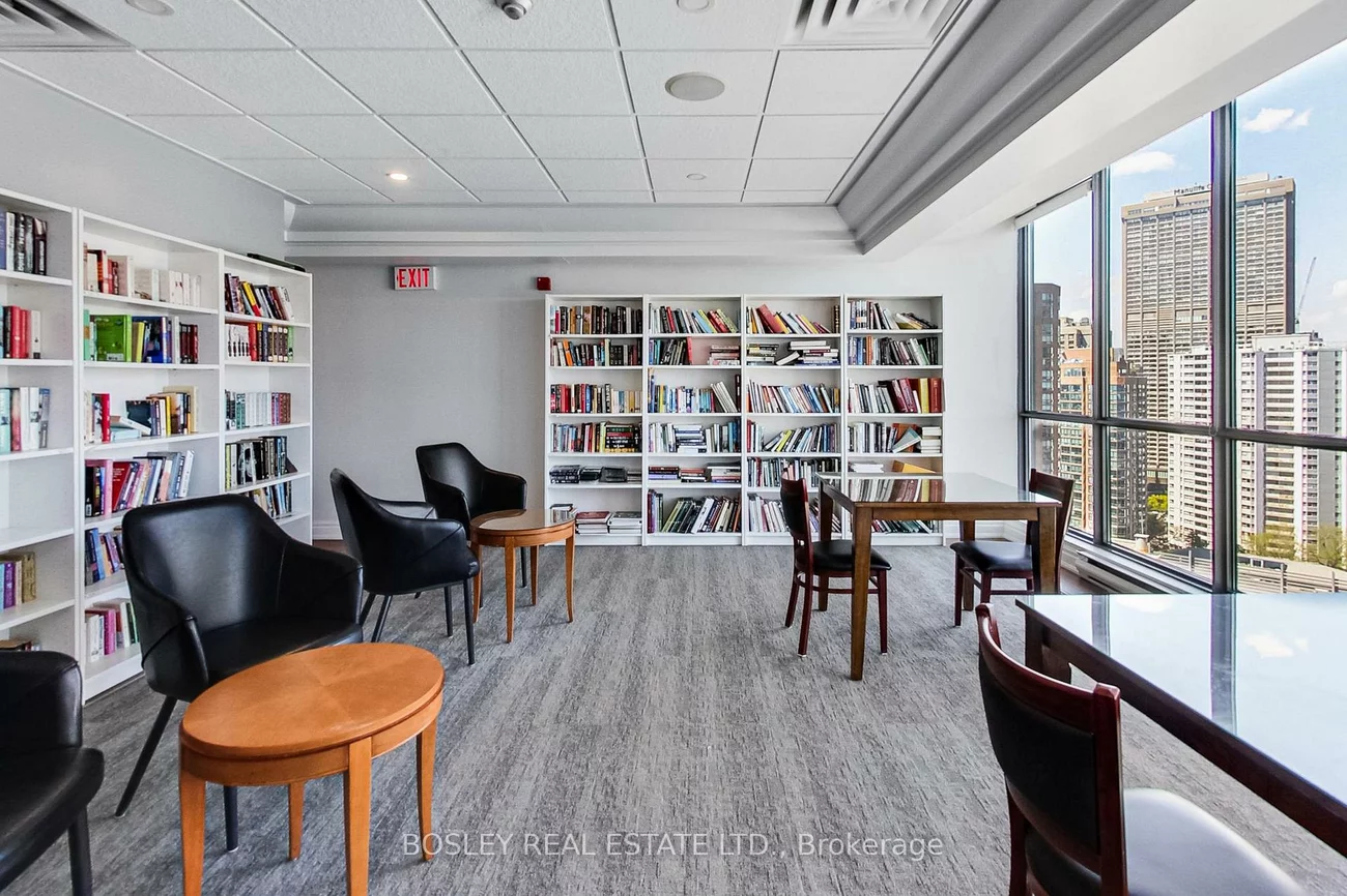 24, Wellesley, Bay Street Corridor, Toronto