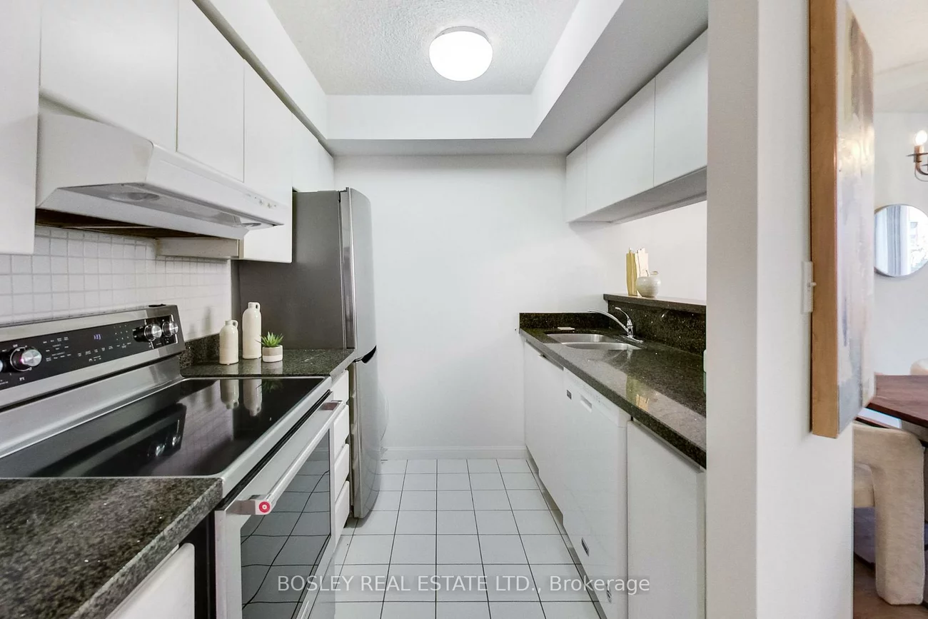 24, Wellesley, Bay Street Corridor, Toronto