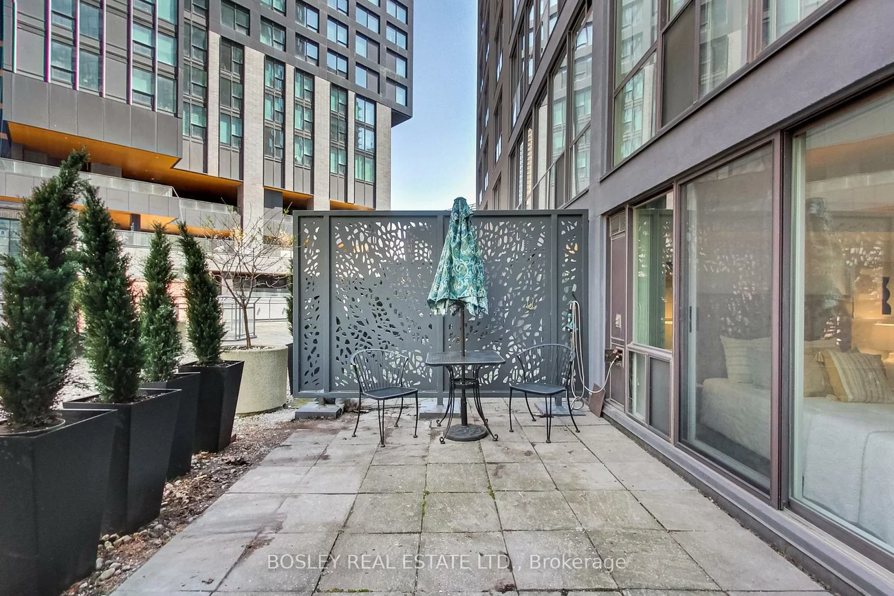 24, Wellesley, Bay Street Corridor, Toronto