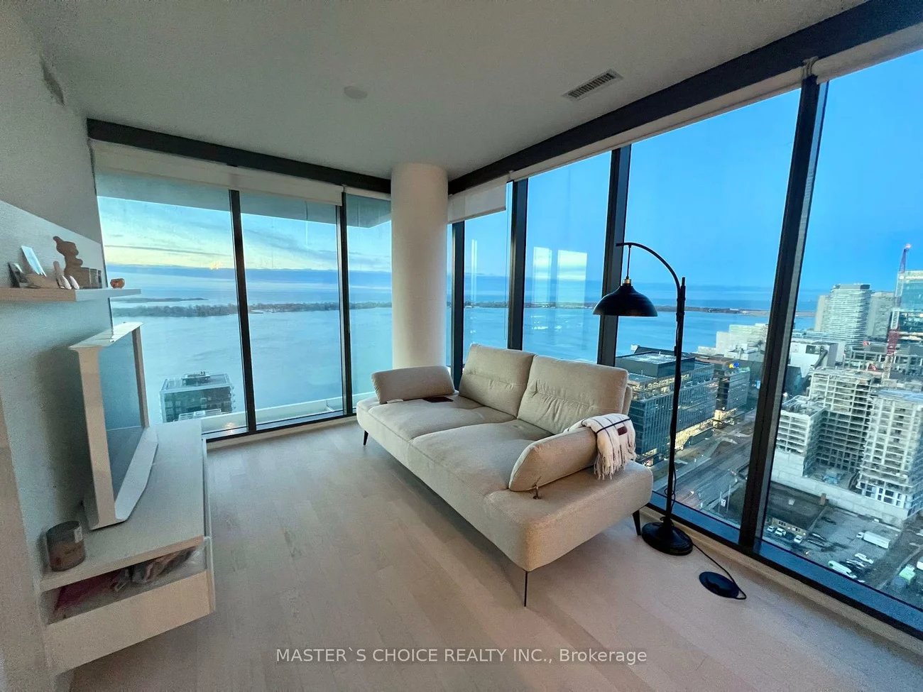16, Bonnycastle, Waterfront Communities C8, Toronto
