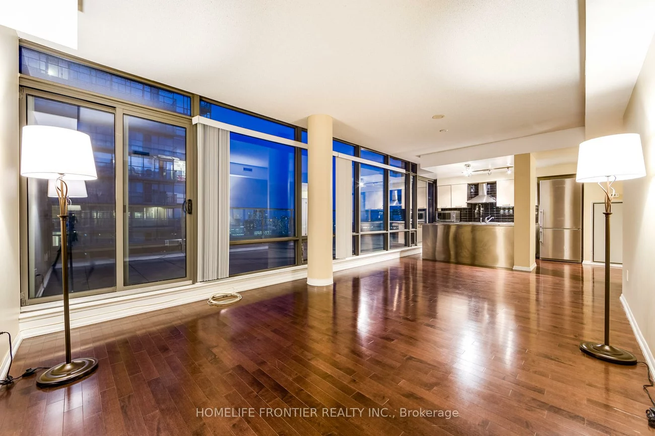 37, Grosvenor, Bay Street Corridor, Toronto