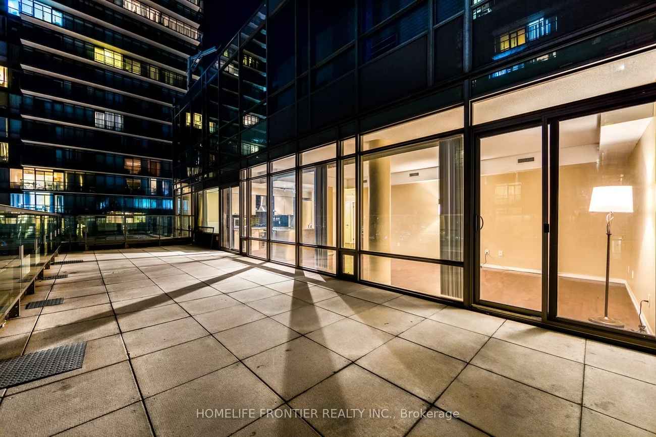 37, Grosvenor, Bay Street Corridor, Toronto