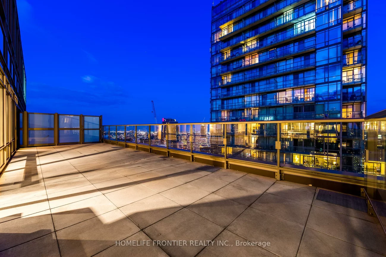 37, Grosvenor, Bay Street Corridor, Toronto