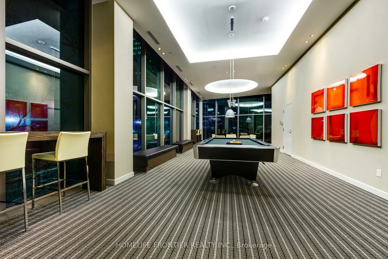 37, Grosvenor, Bay Street Corridor, Toronto