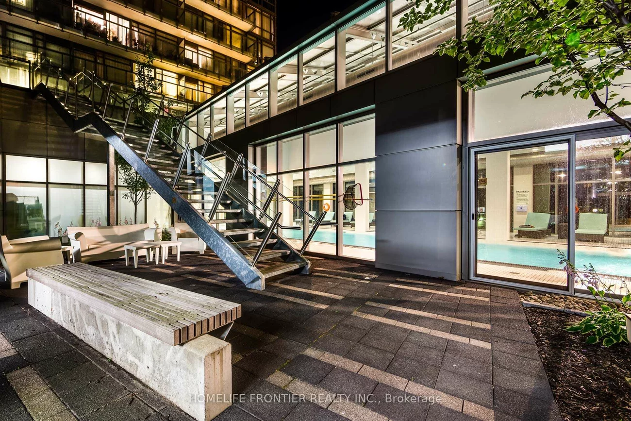 37, Grosvenor, Bay Street Corridor, Toronto