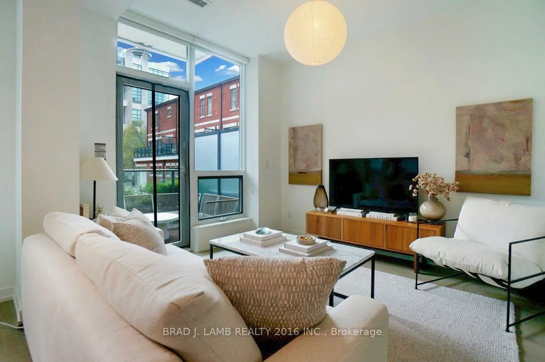 377, Madison, Casa Loma, Toronto