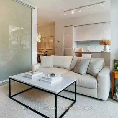 377, Madison, Casa Loma, Toronto