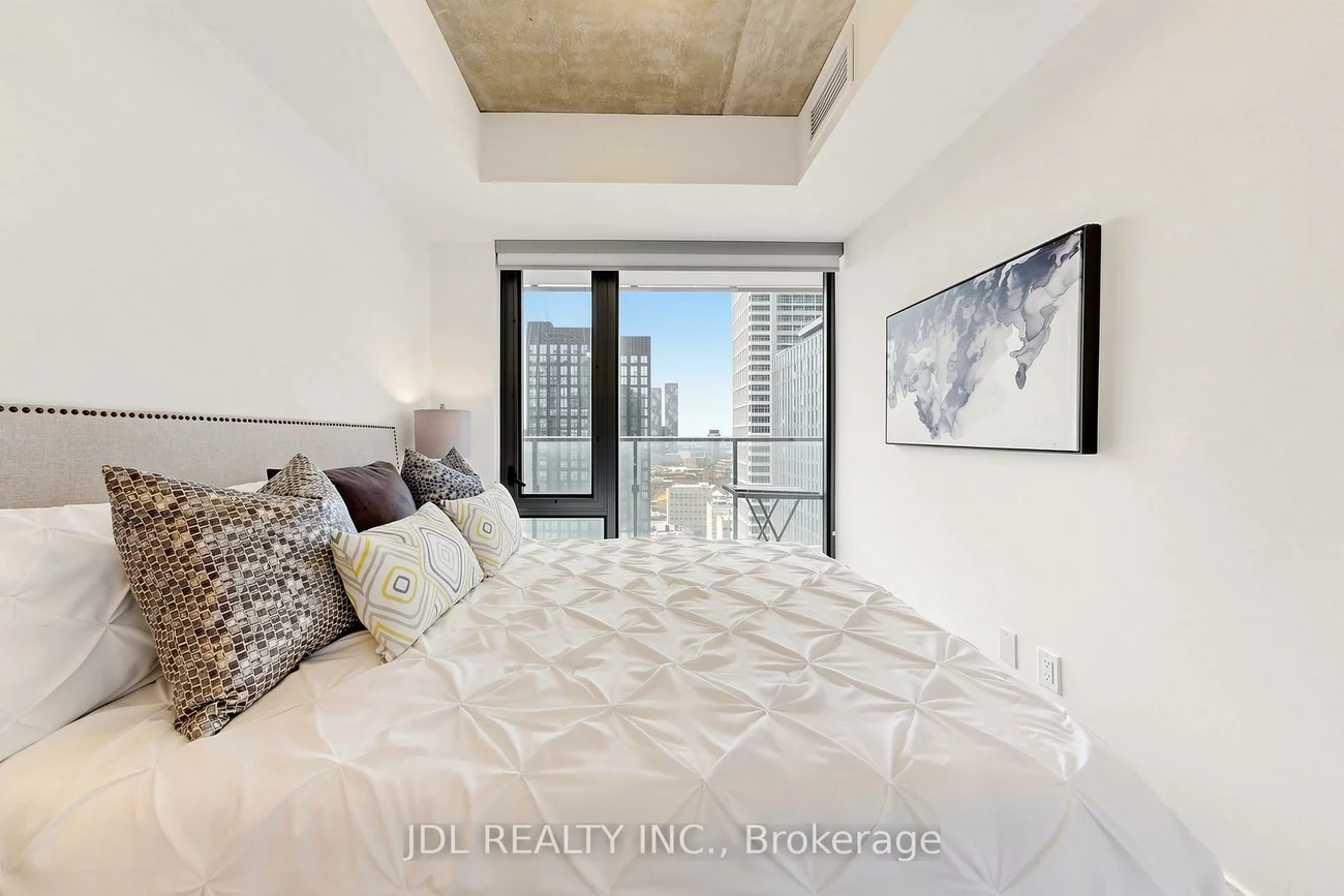 47, Mutual, Church-Yonge Corridor, Toronto