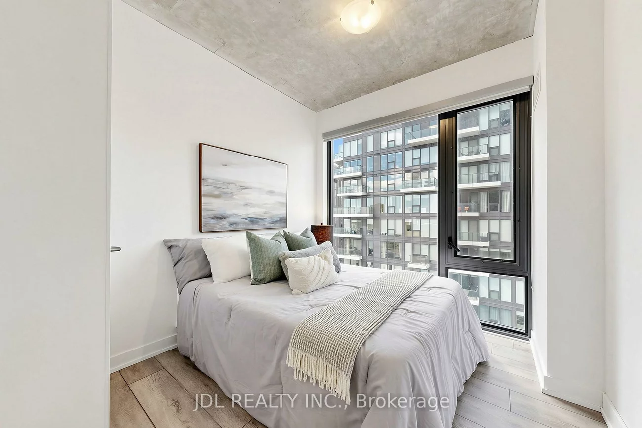 47, Mutual, Church-Yonge Corridor, Toronto