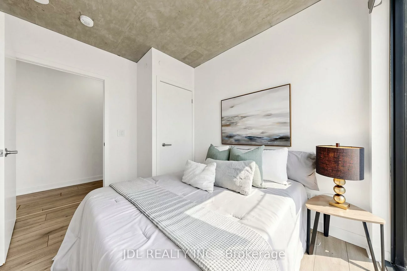 47, Mutual, Church-Yonge Corridor, Toronto