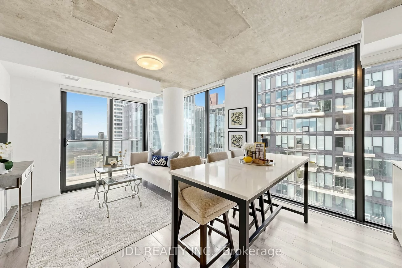47, Mutual, Church-Yonge Corridor, Toronto