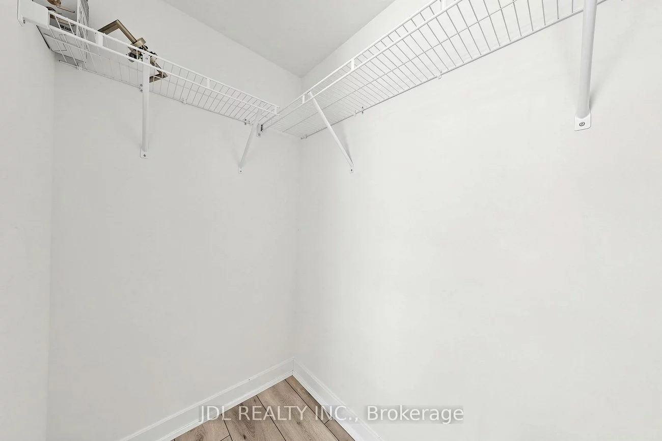 47, Mutual, Church-Yonge Corridor, Toronto