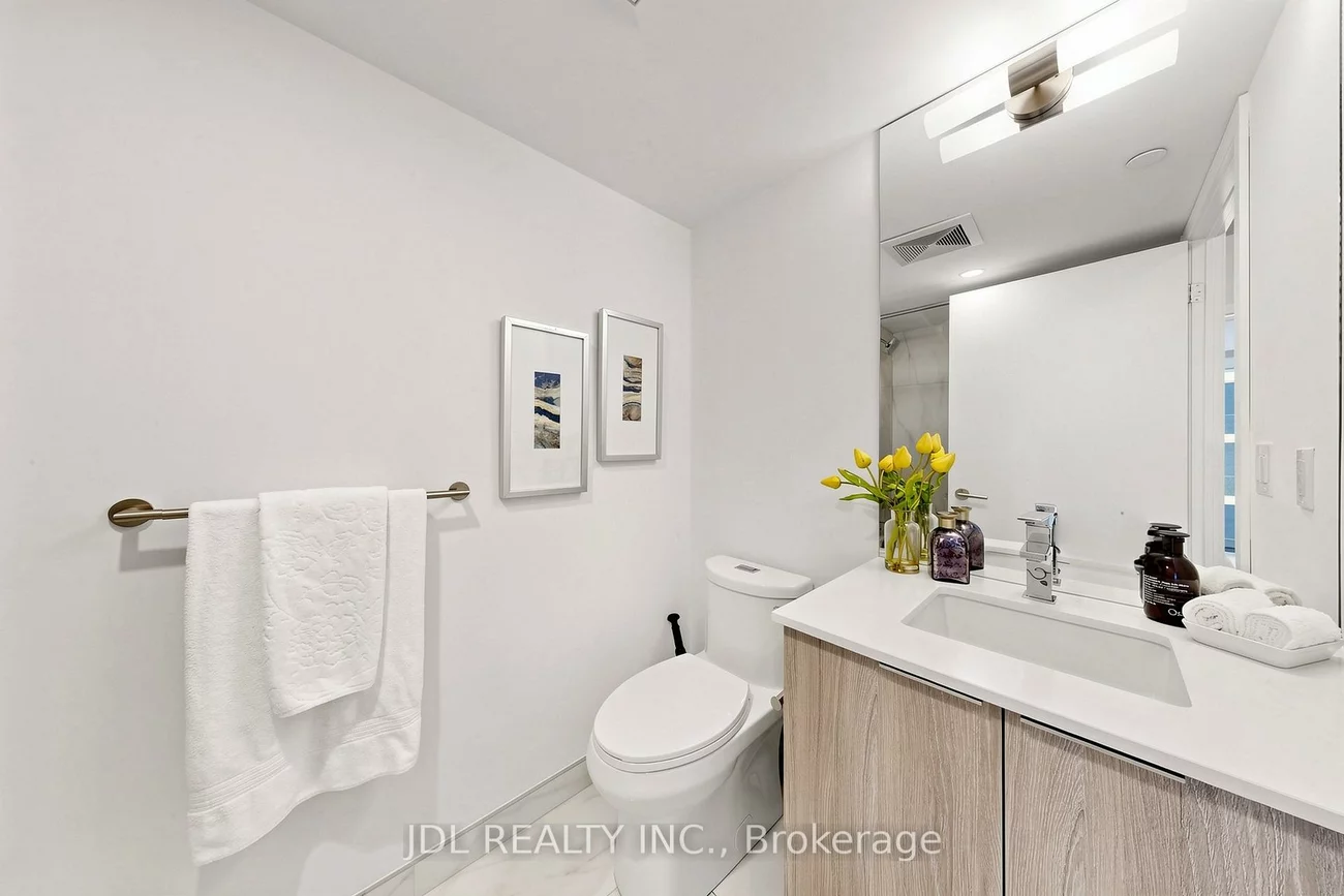 47, Mutual, Church-Yonge Corridor, Toronto