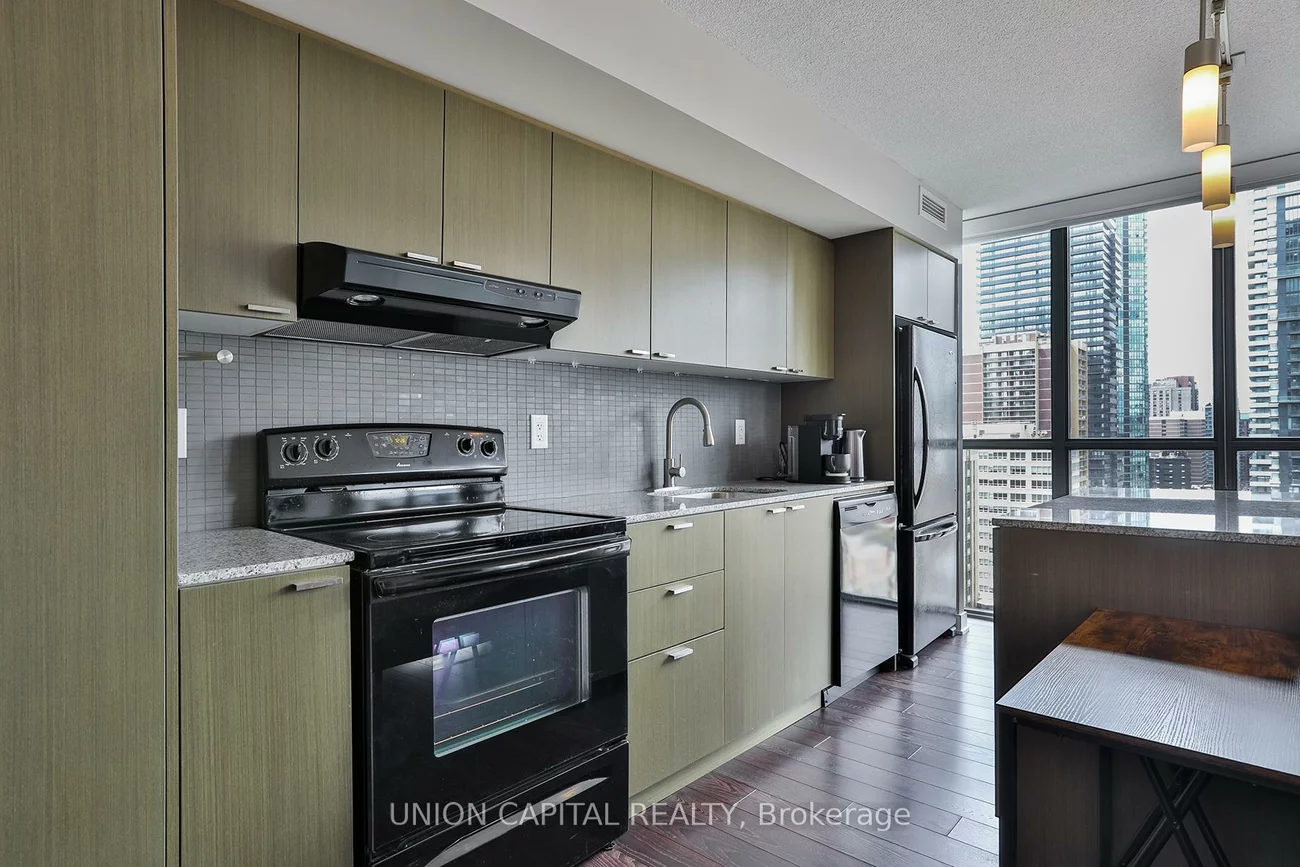 110, Charles, Church-Yonge Corridor, Toronto