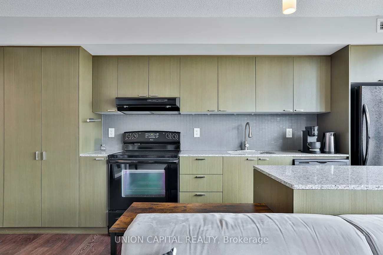 110, Charles, Church-Yonge Corridor, Toronto