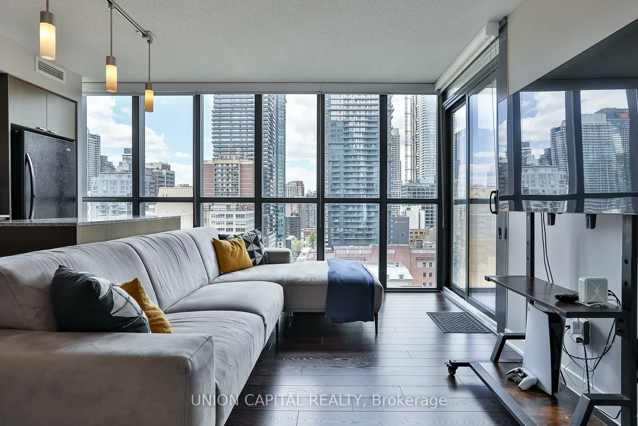 110, Charles, Church-Yonge Corridor, Toronto