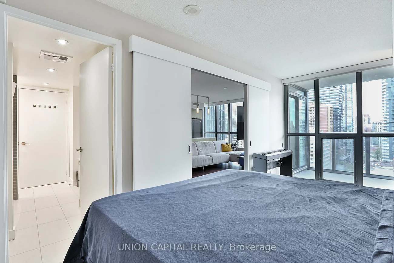 110, Charles, Church-Yonge Corridor, Toronto