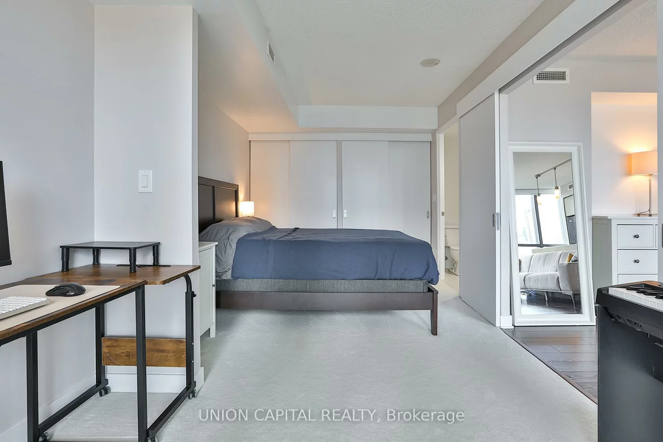 110, Charles, Church-Yonge Corridor, Toronto
