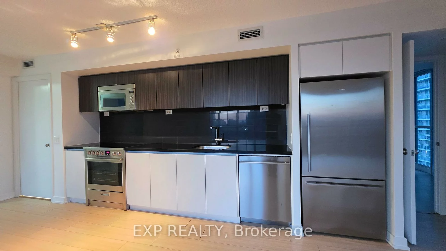 85, Queens Wharf, Waterfront Communities C1, Toronto