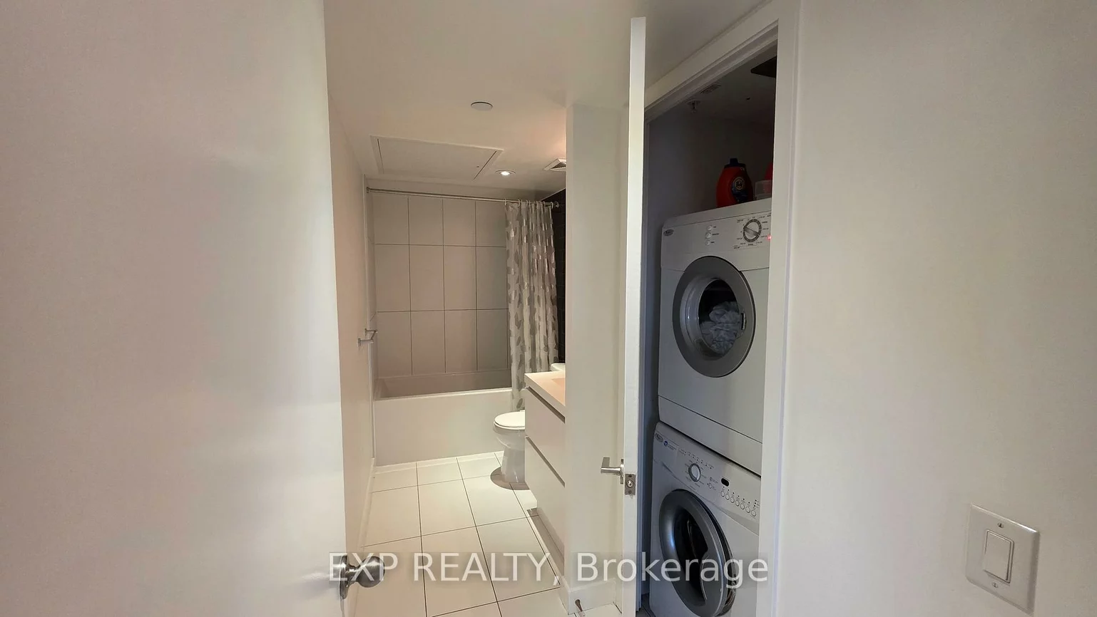 85, Queens Wharf, Waterfront Communities C1, Toronto
