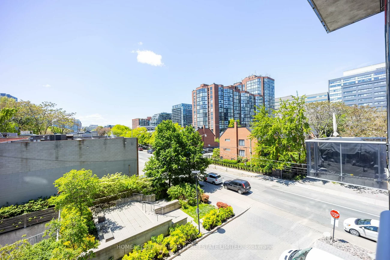 60, Bathurst, Niagara, Toronto