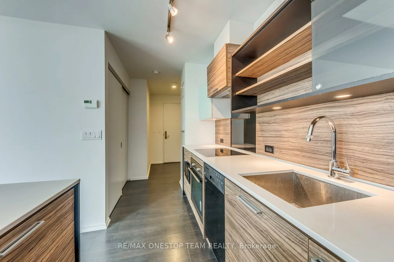 75, St Nicholas, Bay Street Corridor, Toronto