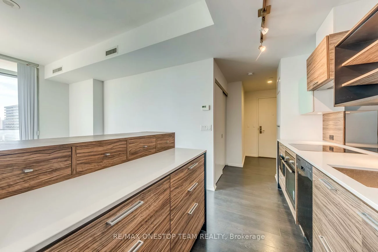 75, St Nicholas, Bay Street Corridor, Toronto