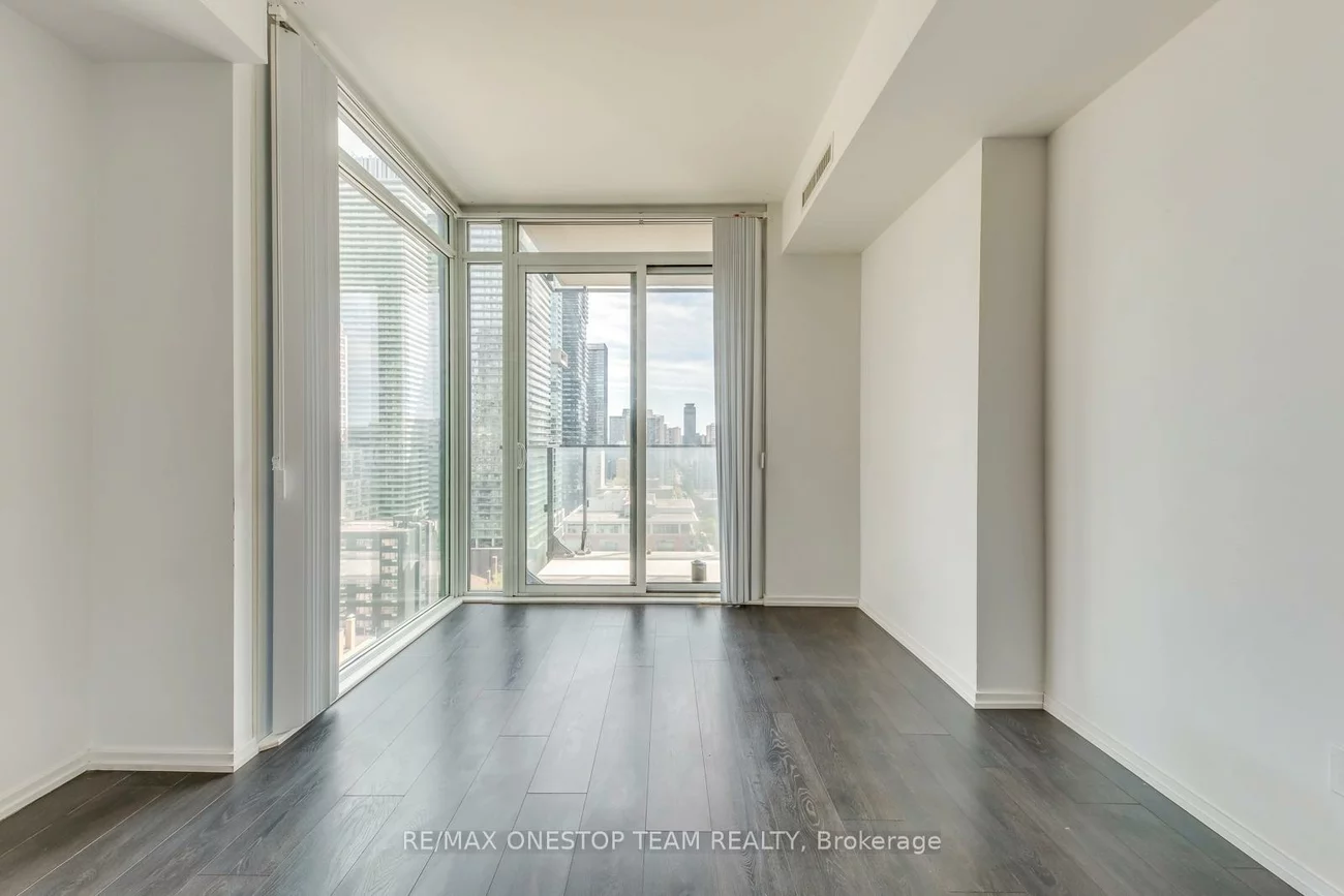 75, St Nicholas, Bay Street Corridor, Toronto