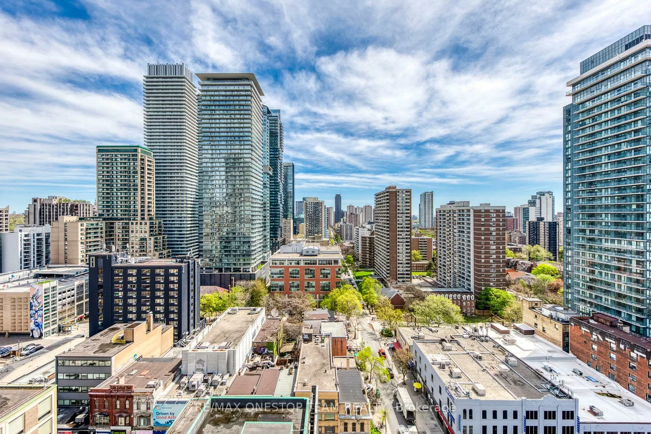 75, St Nicholas, Bay Street Corridor, Toronto