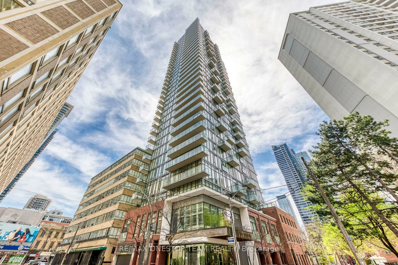 75, St Nicholas, Bay Street Corridor, Toronto