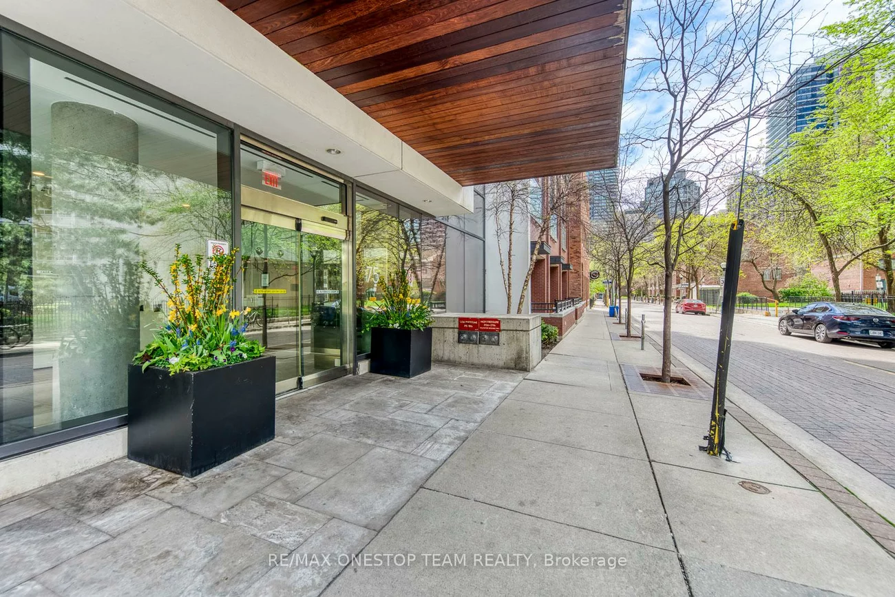 75, St Nicholas, Bay Street Corridor, Toronto