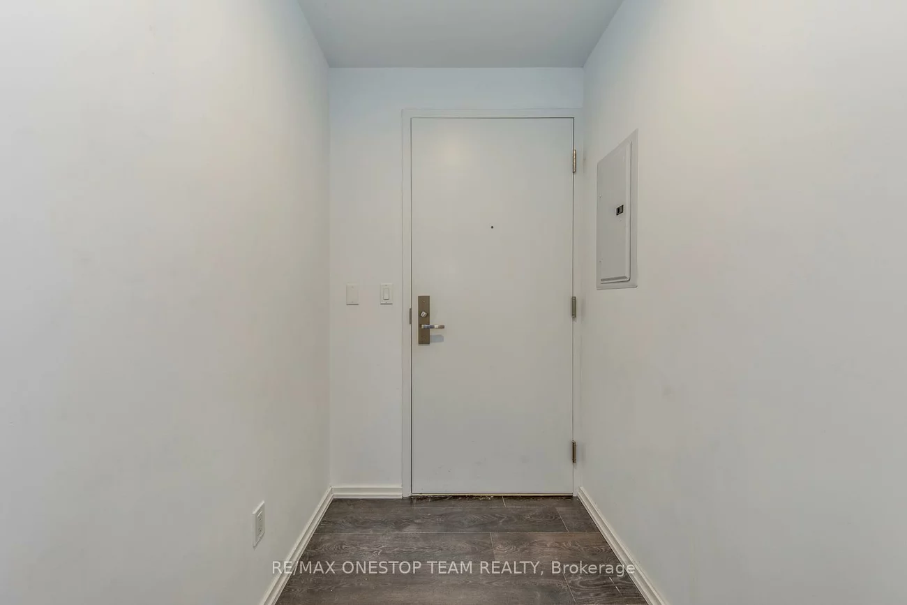 75, St Nicholas, Bay Street Corridor, Toronto