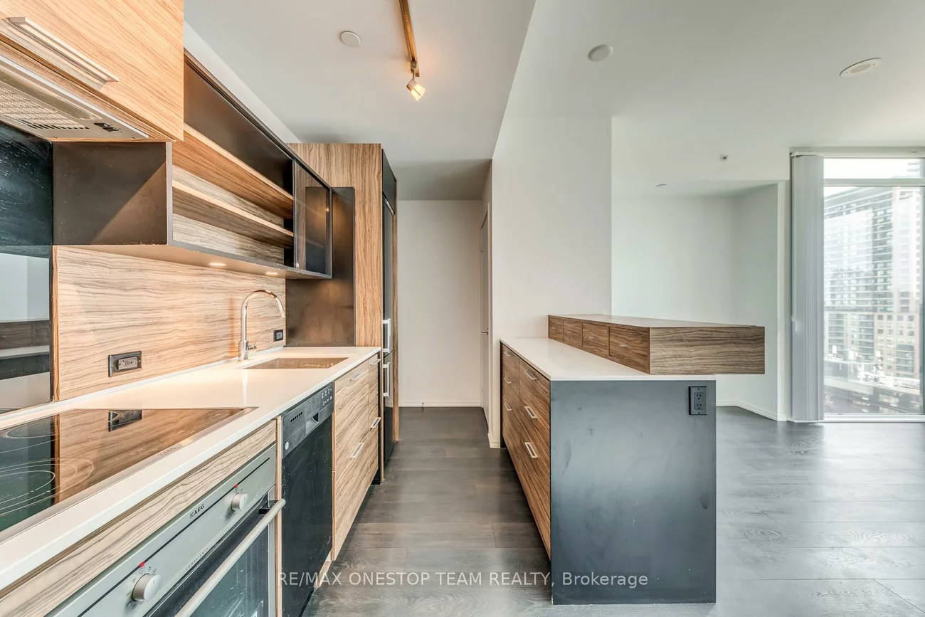 75, St Nicholas, Bay Street Corridor, Toronto