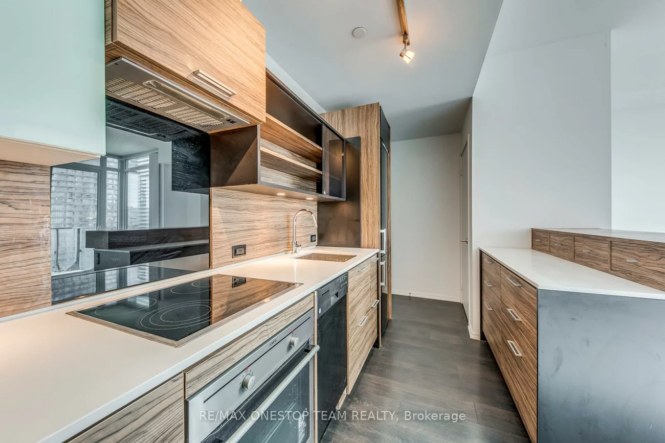 75, St Nicholas, Bay Street Corridor, Toronto